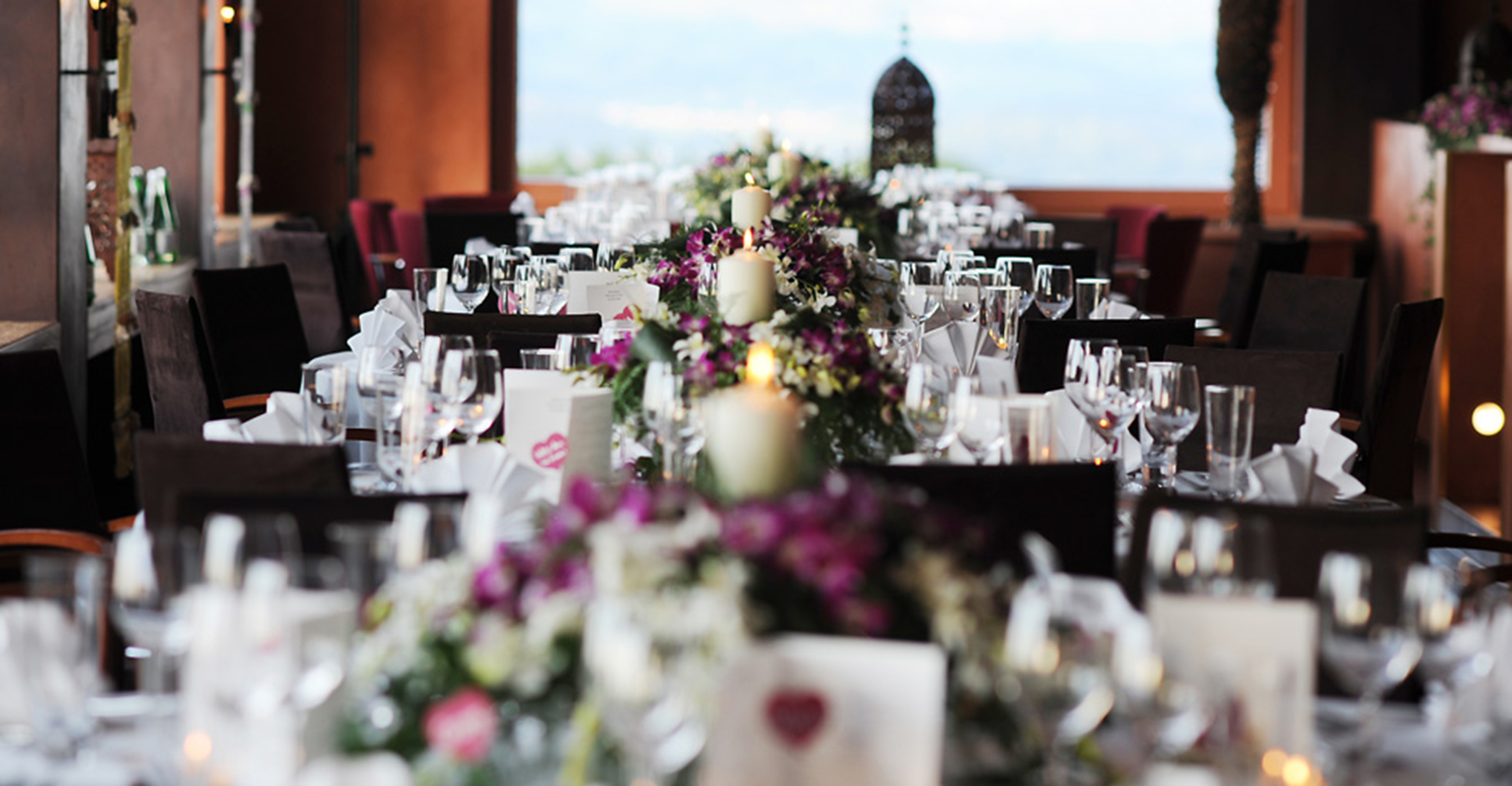 Hochzeit-Raum-Zafferano-mit-Seesicht-Panorama-Feusisberg-2500x1300